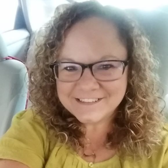 Meet your Posher, Holly - Picture 1 of 1